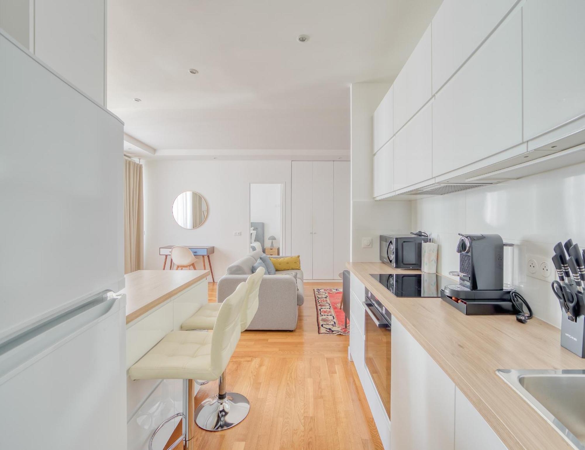 Apartment Champs Elysees 1br Prime Location Renovated