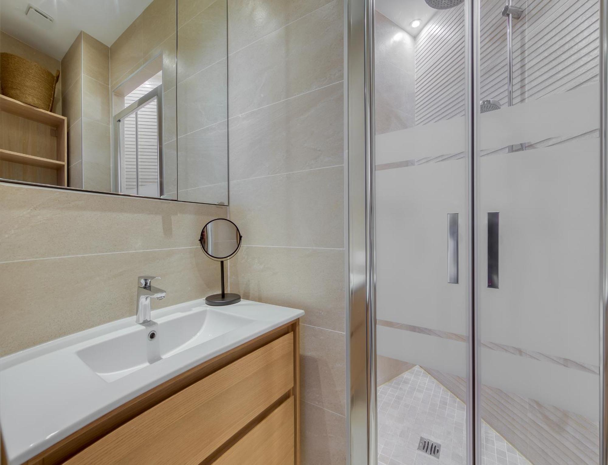 Apartment Champs Elysees 1br Prime Location Renovated Paris