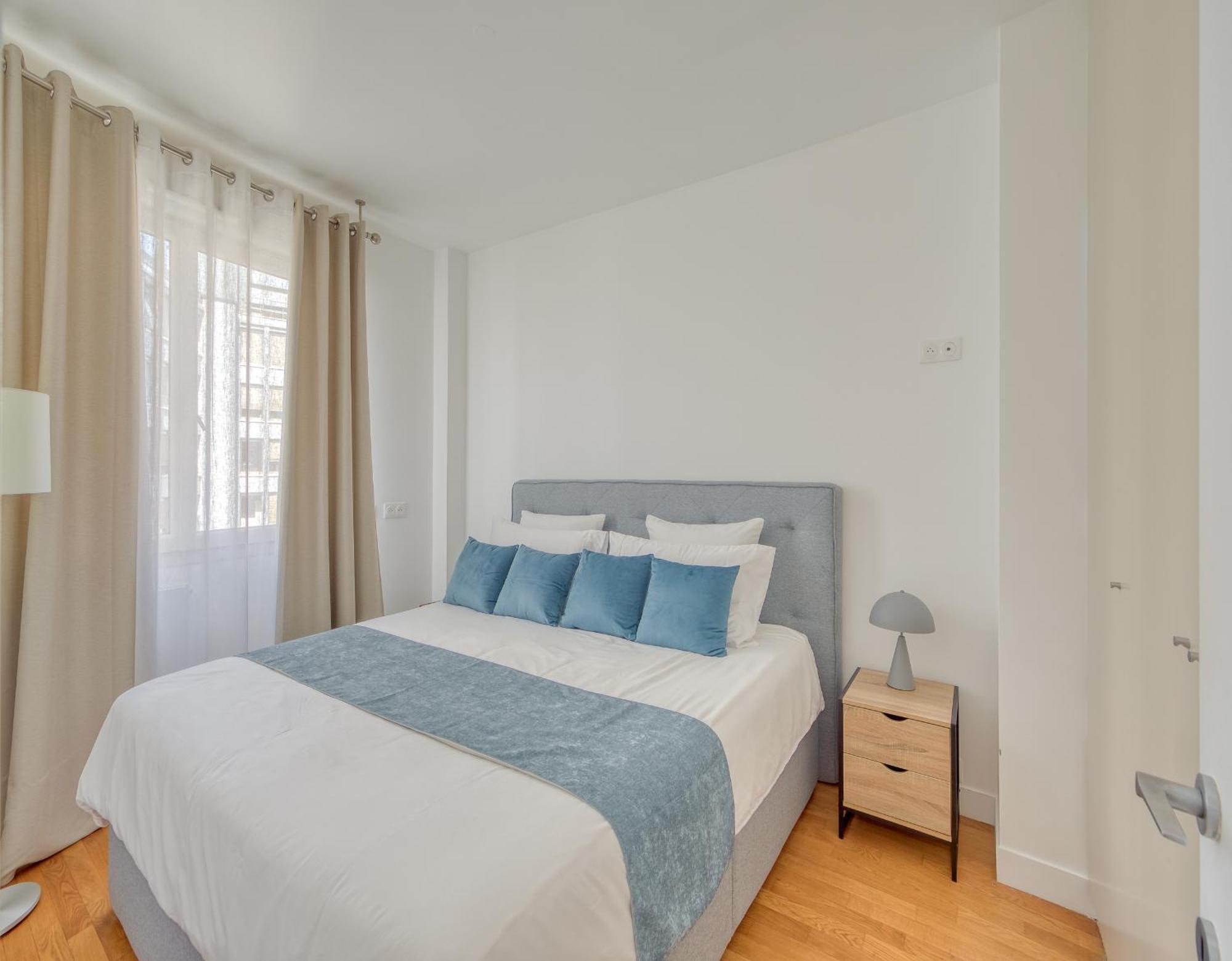 Apartment Champs Elysees 1br Prime Location Renovated